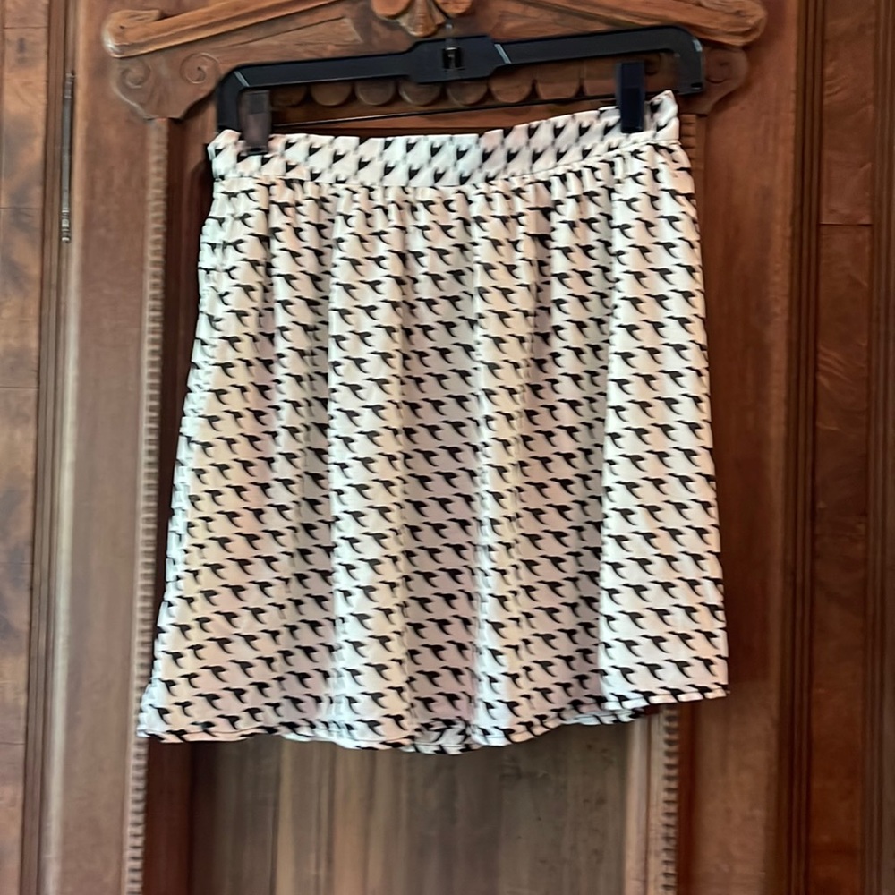 Ivory Dina Be skirt with black bird prints, Size Small